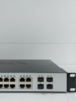 Preview: D-Link DGS-1210-24P 24x Gigabit Ethernet PoE, 4x GbE/SFP Combo